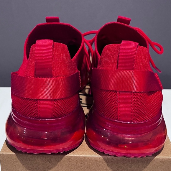 La Sheelah Breathable Lightweight Fashion Sneaker - Picture 4 of 8